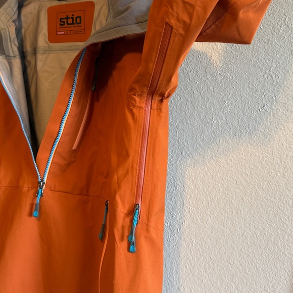 Stio Women's Environ XT Burnt Orange Hooded Shell Jacket Anorak size small - Picture 6 of 9